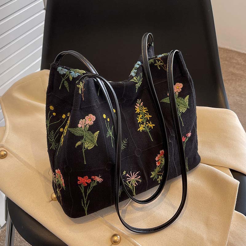 Vintage Flower Embroidery Bag