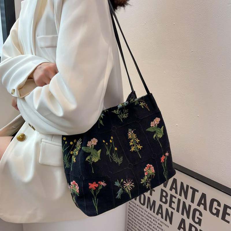 Vintage Flower Embroidery Bag