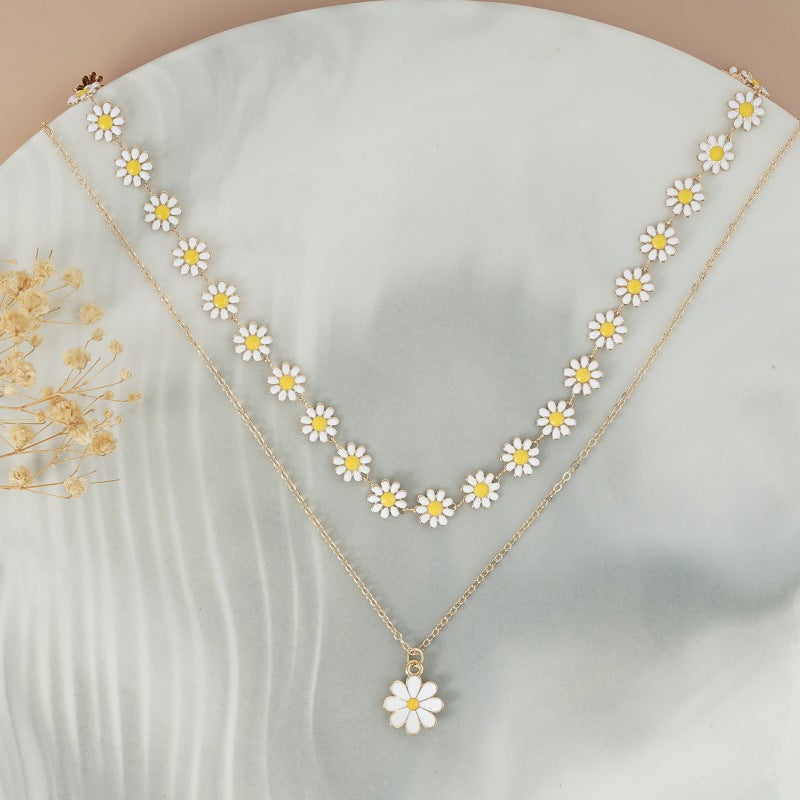 Daisy Pendant Necklace
