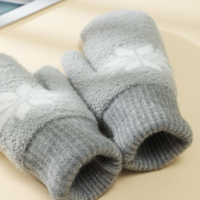 Warm Snowflake Gloves