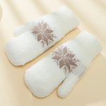 Warm Snowflake Gloves