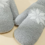 Warm Snowflake Gloves