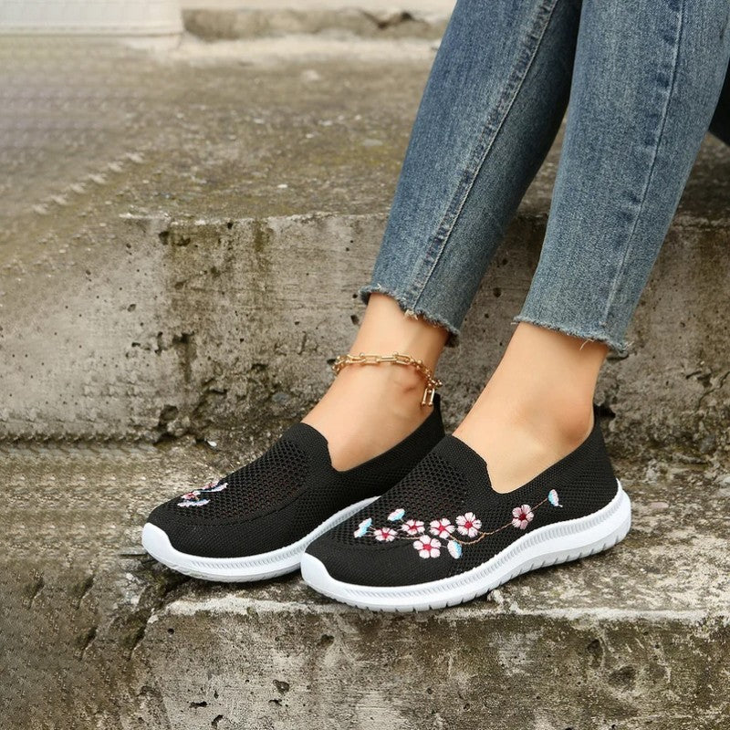 Floral Embroidered Breathable Shoes