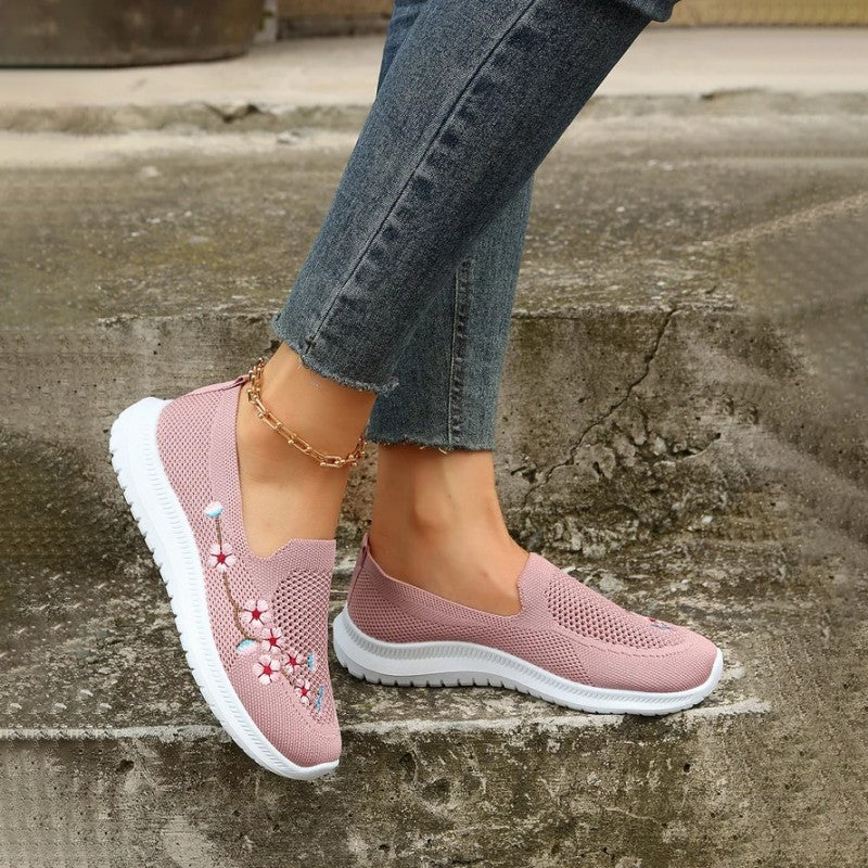 Floral Embroidered Breathable Shoes